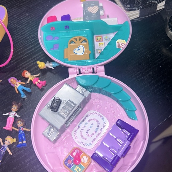Polly Pocket Double Play Space Compact - Castle or Spaceship - Picture 2 of 4